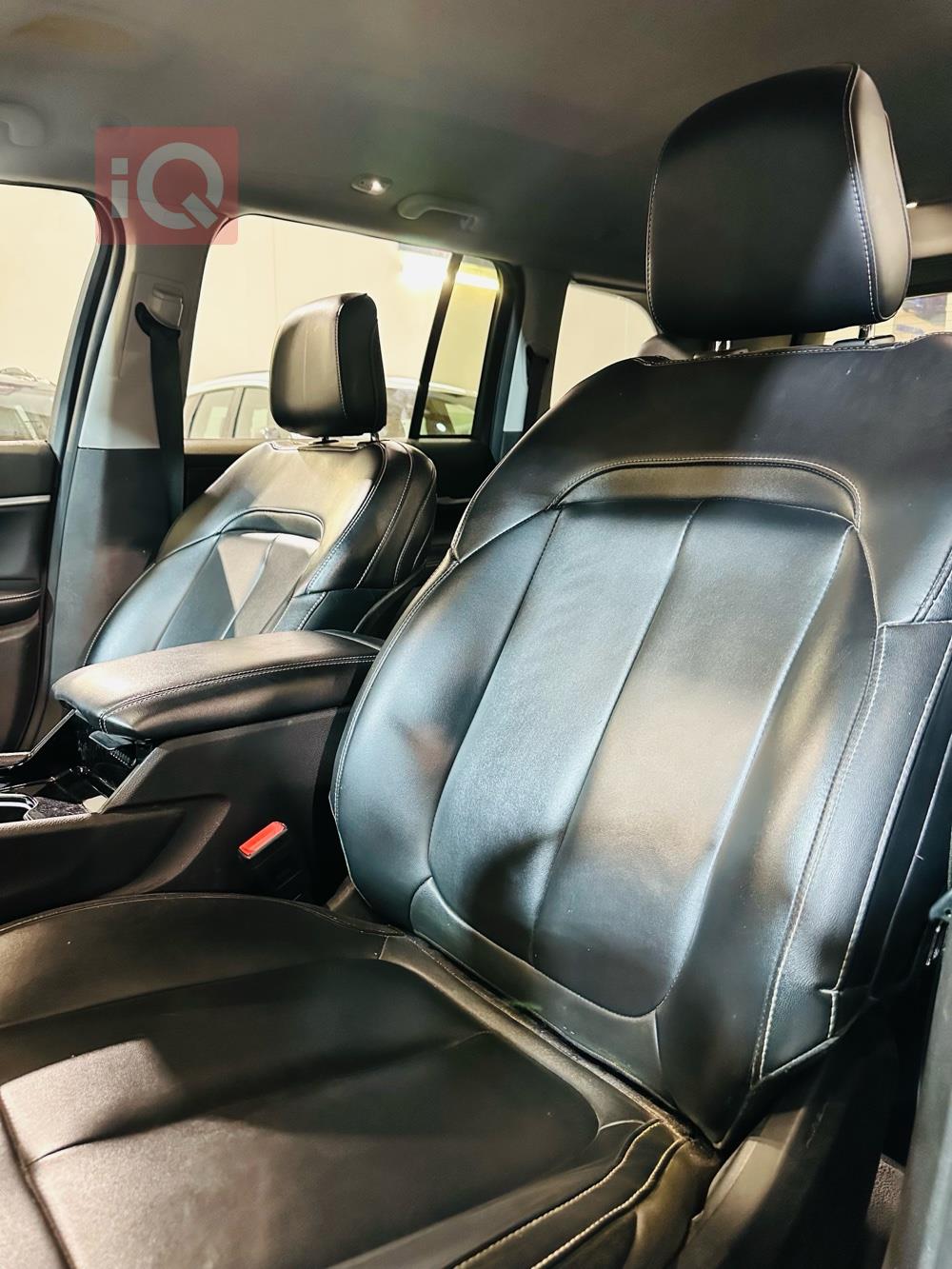 جیپ گراند شیرۆکی